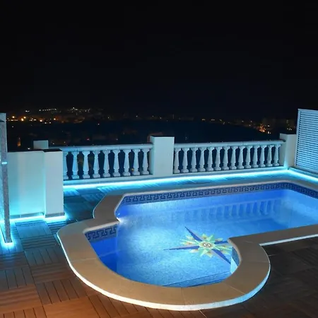 House. Casa Con Piscina Privada * 카라펠