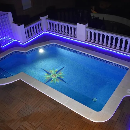 House. Casa Con Piscina Privada 펜션 *