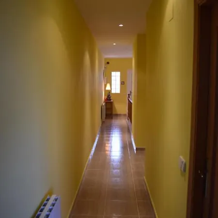 House. Casa Con Piscina Privada